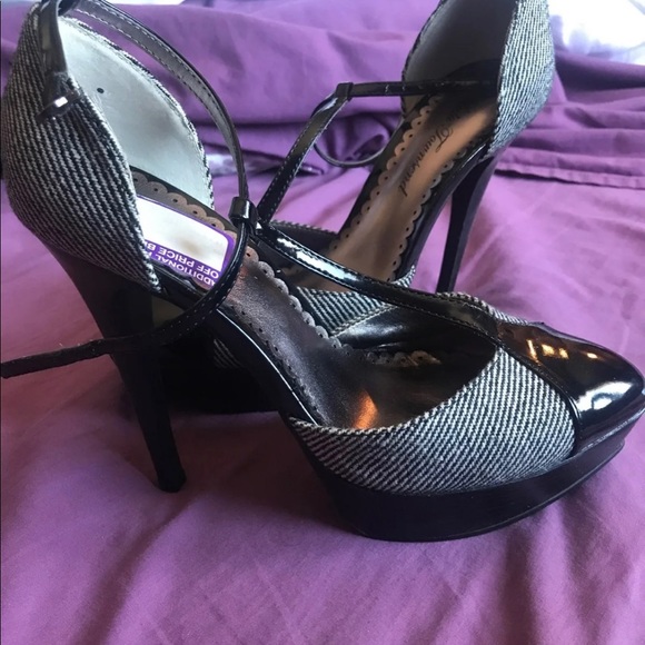 Sexy Stiletto - Picture 2 of 4